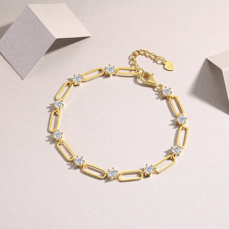 Lunne Bracelet - Set With 0.3 Carat Moissanite Stones