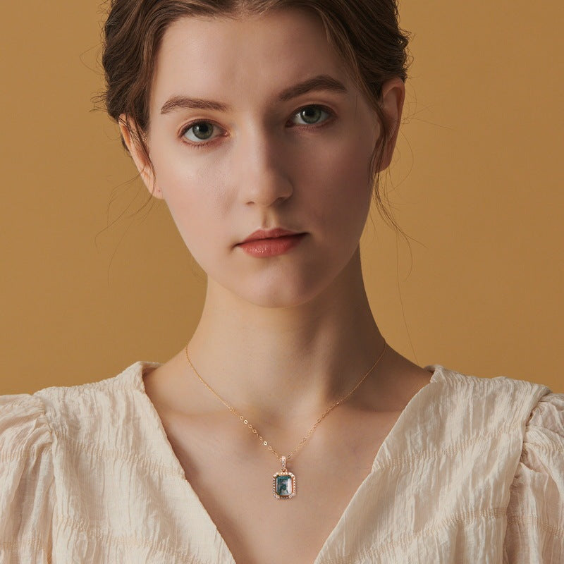 Briar Necklace Pendant