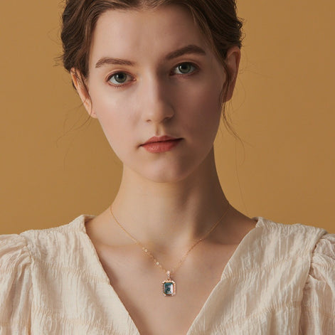 Briar Necklace Pendant