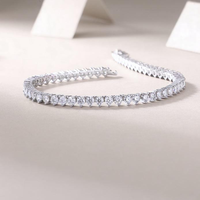 Camille Bracelet - S925 Silver with 0.1 carat Moissanite stones