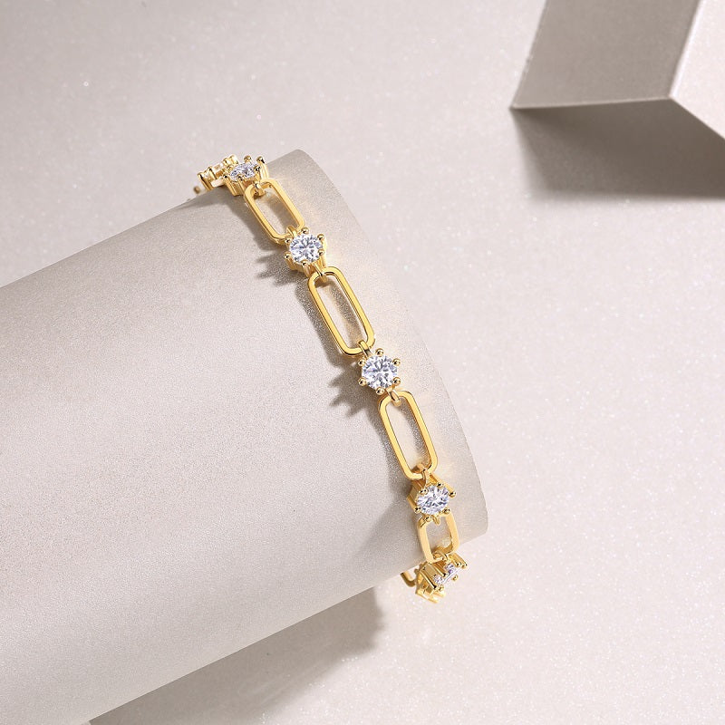 Lunne Bracelet - Set With 0.3 Carat Moissanite Stones