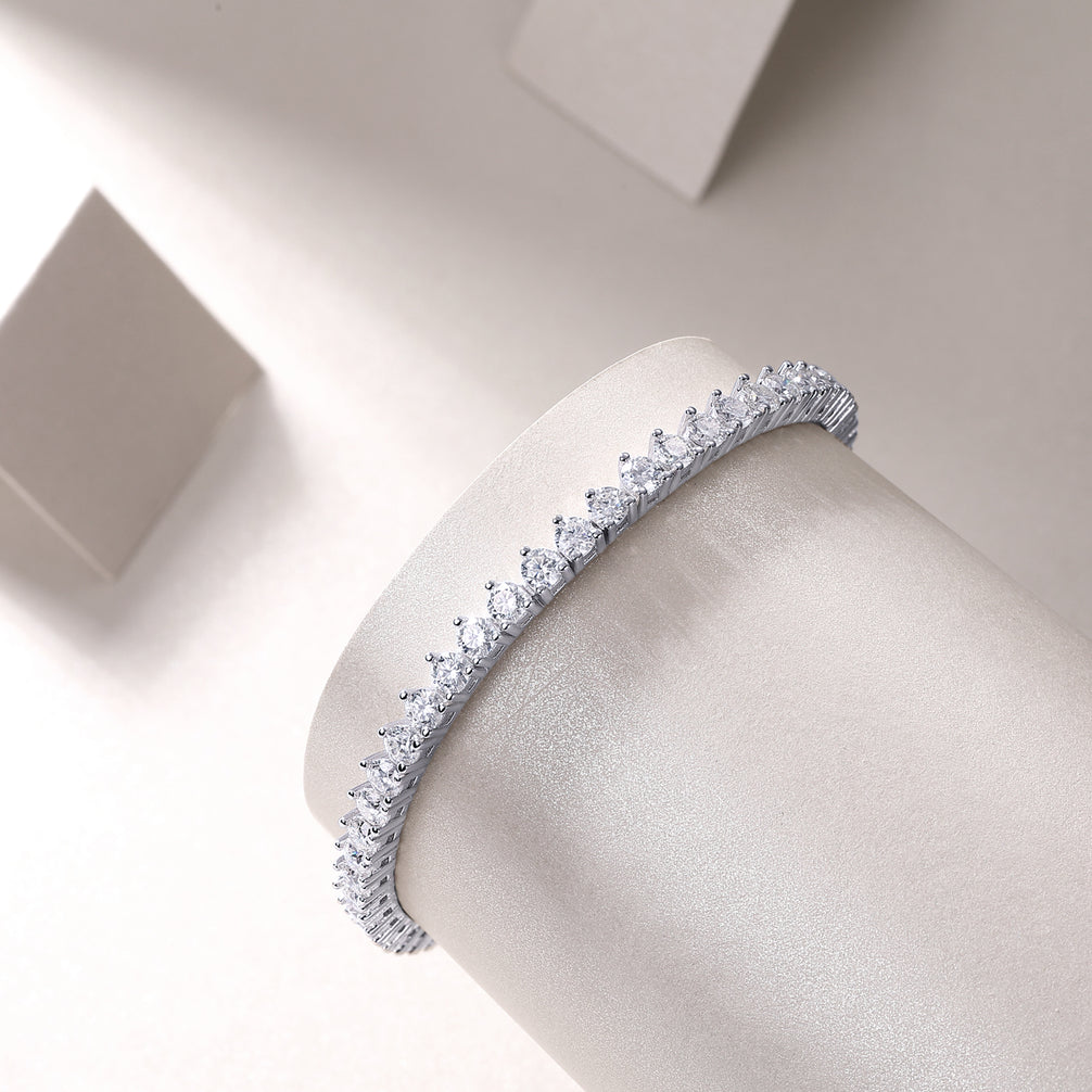 Camille Bracelet - S925 Silver with 0.1 carat Moissanite stones